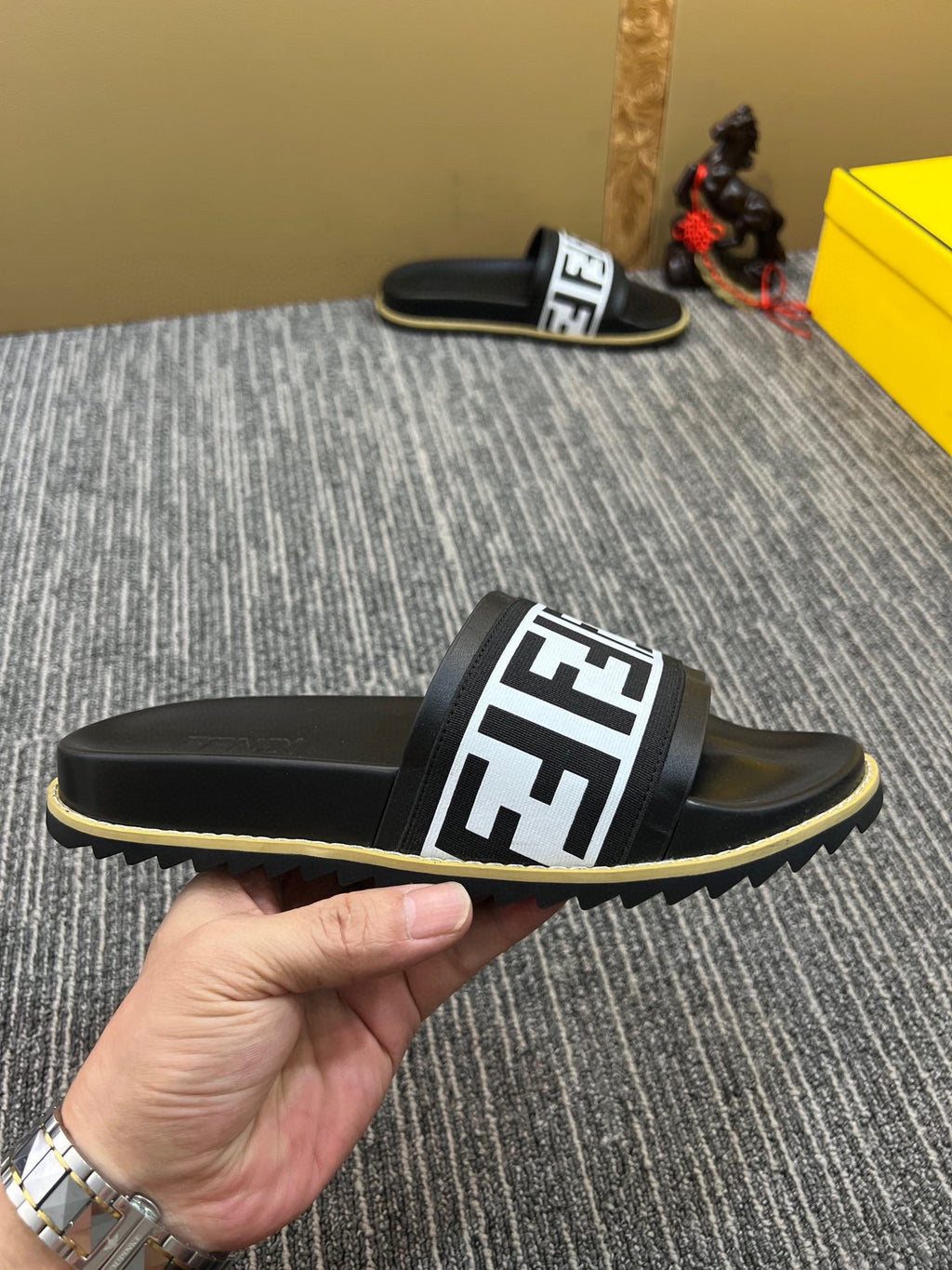 5XF103Z Popular Slippers