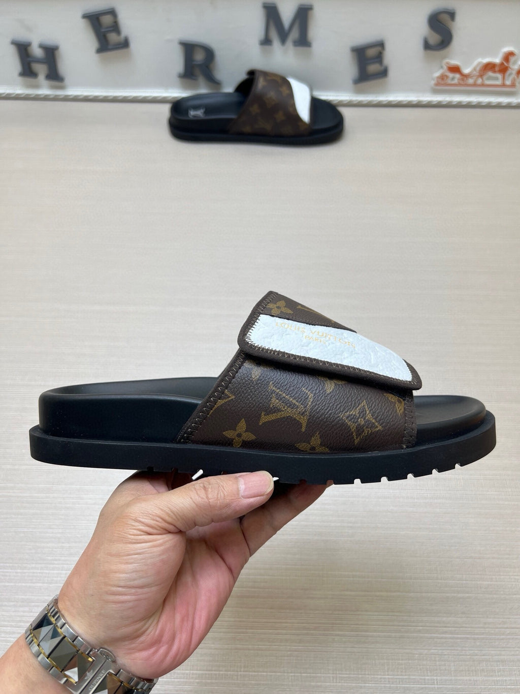 5WE250Z Popular Slippers