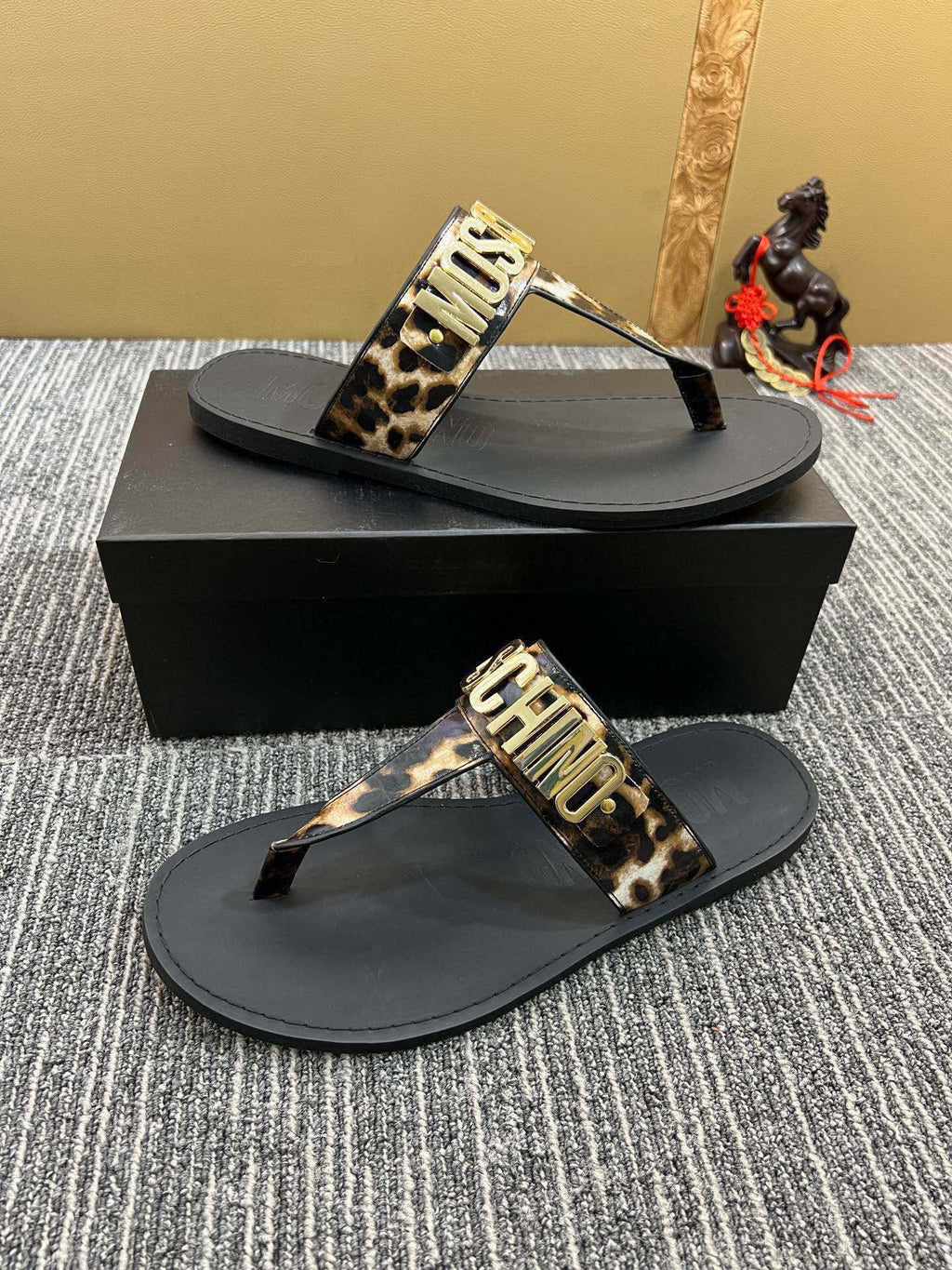 54A118Z Popular slippers