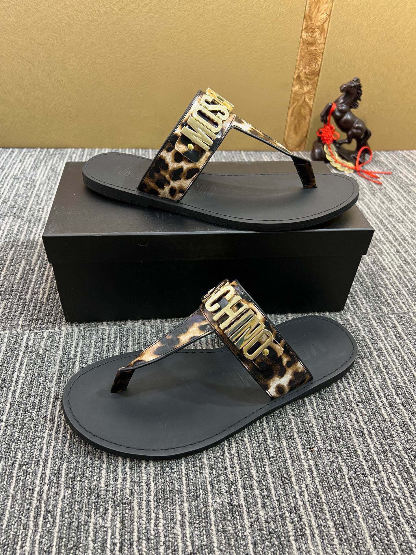 54A118Z Popular slippers