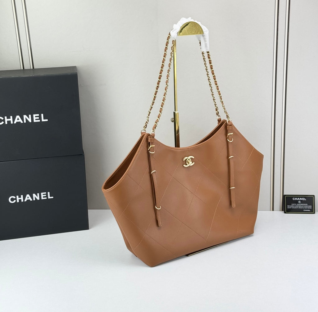 146PC11B Popular leather bag