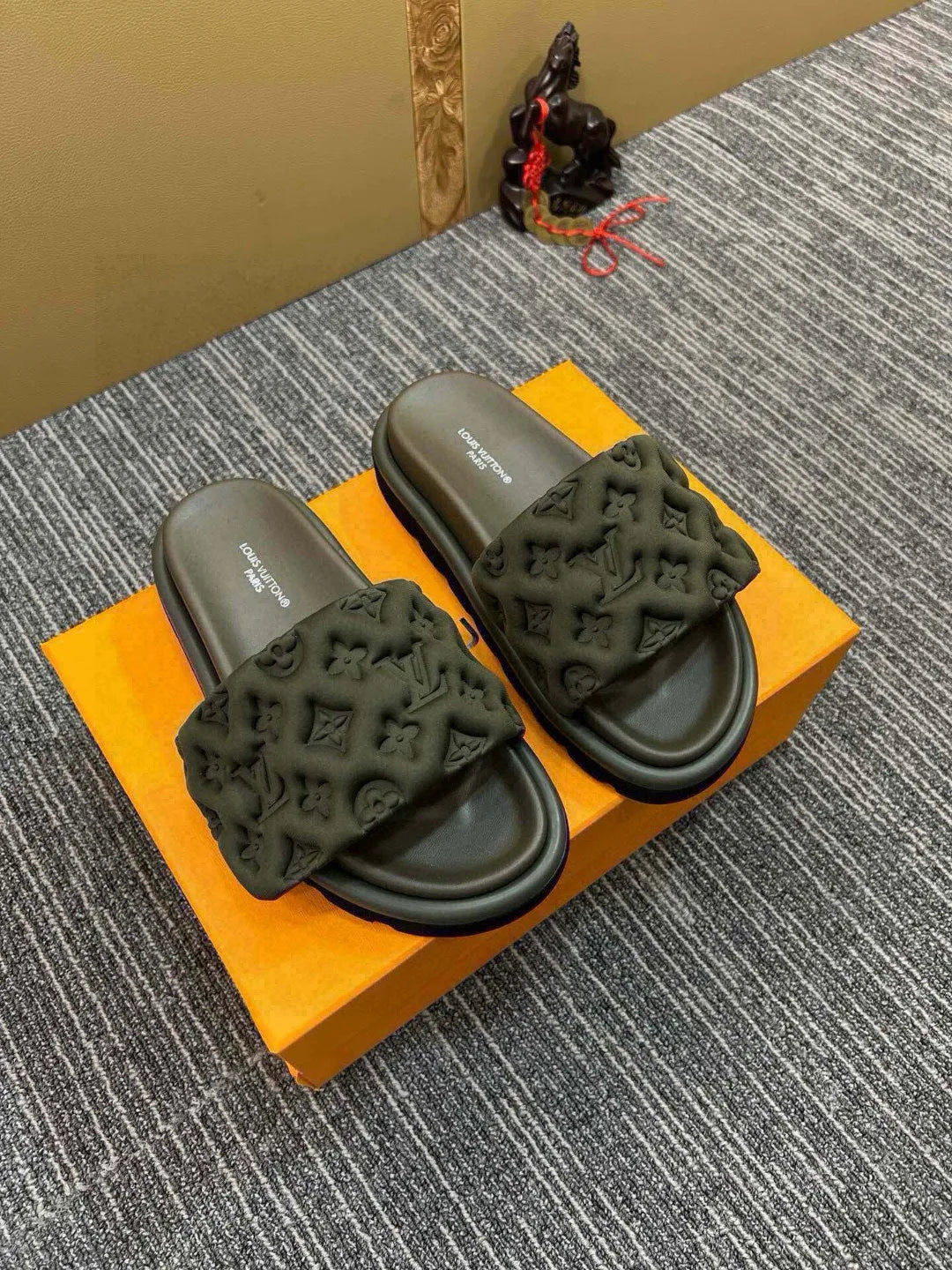5QE13Z Popular Slippers
