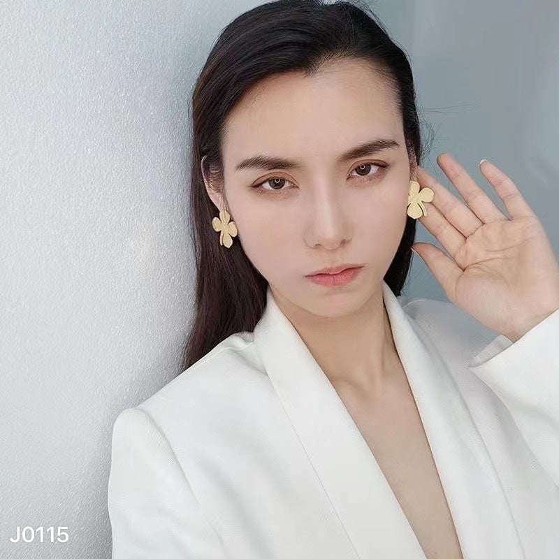 14J706E Popular Earrings