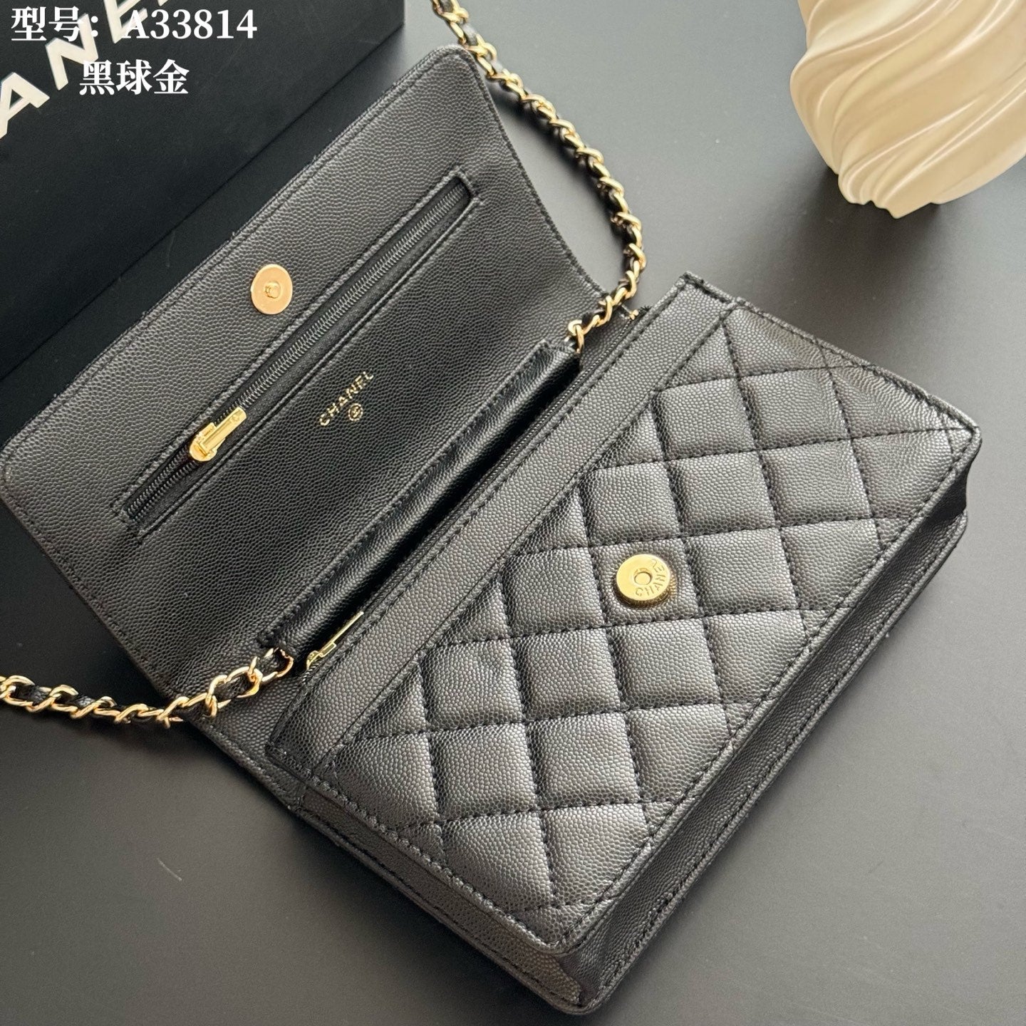 B1X66C17 Popular leather bag