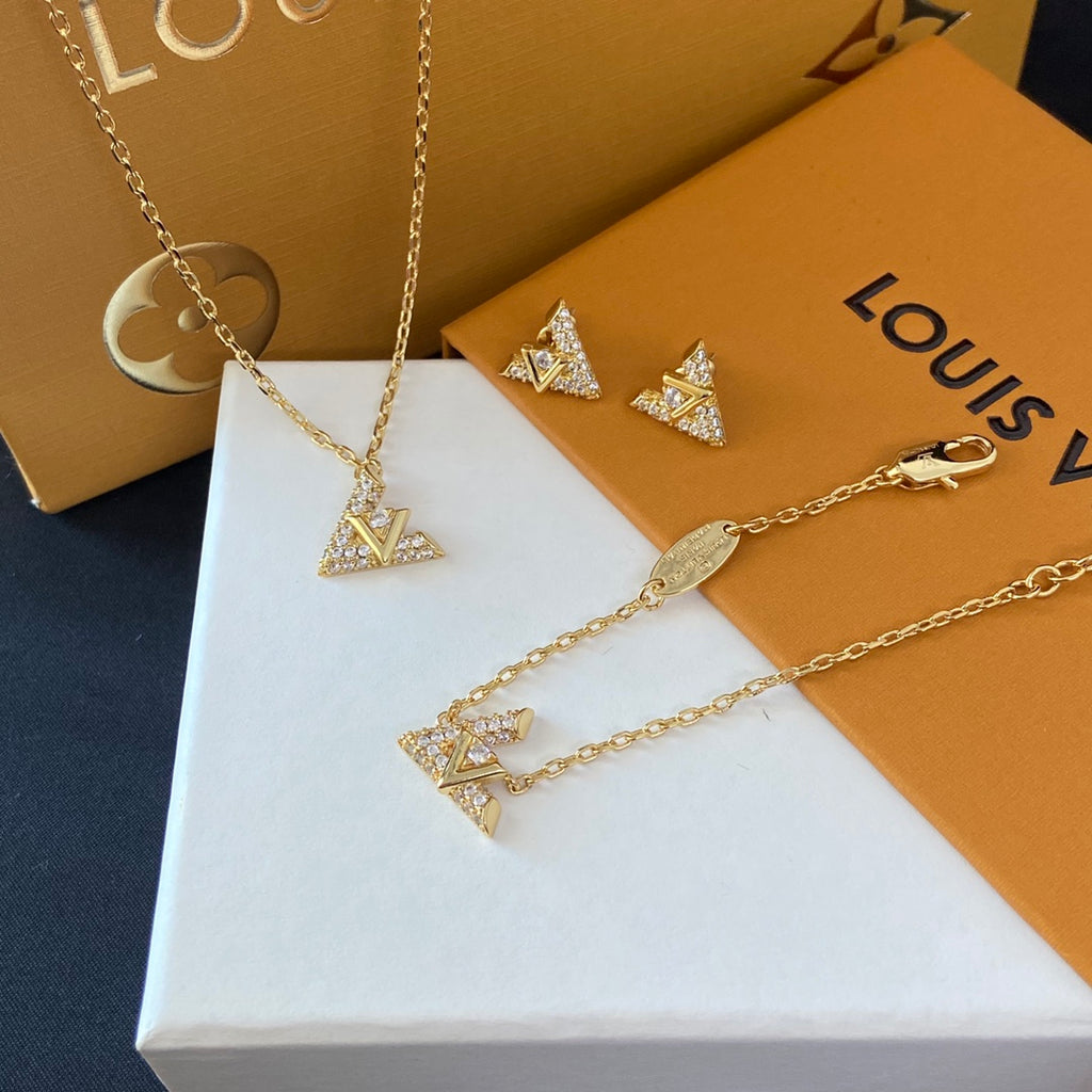 1XE609X  Popular  Earrings Bracelets Necklaces
