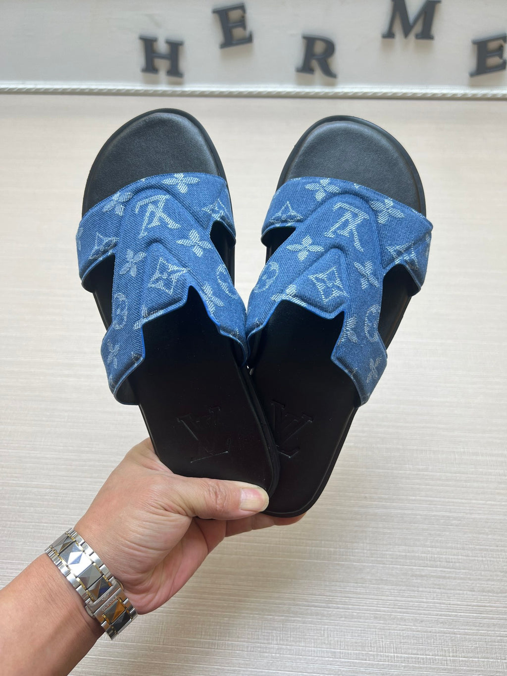 54E32Z Popular slippers