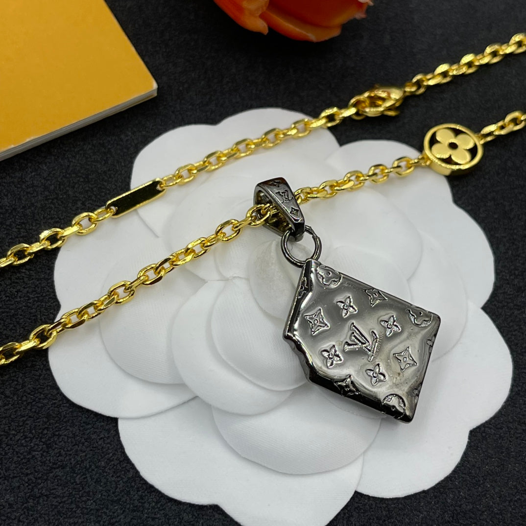 15QE129X Popular Necklace