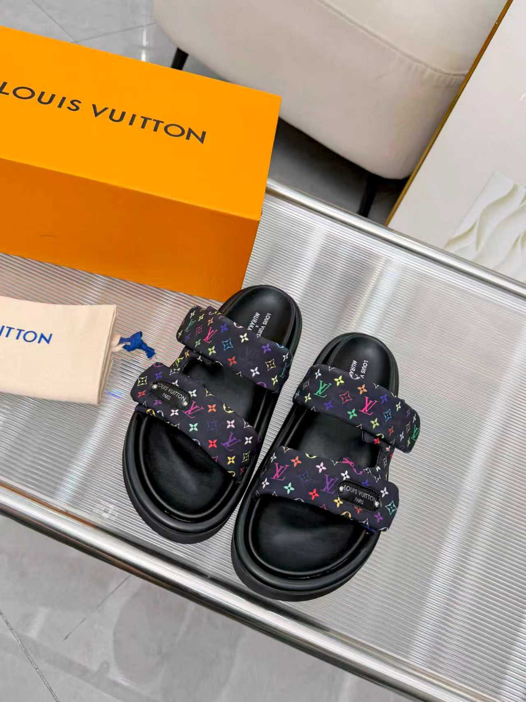 Z2X66B57  Popular high-quality leather slippers