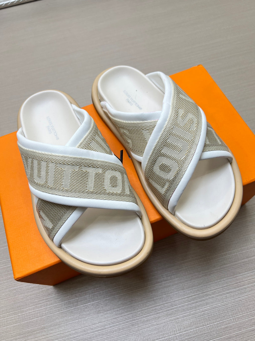 535ZE271Z Popular Slippers