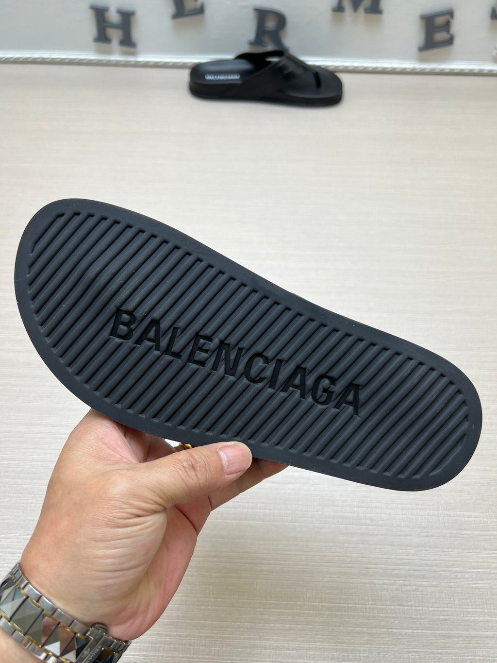 54J98Z Popular slippers