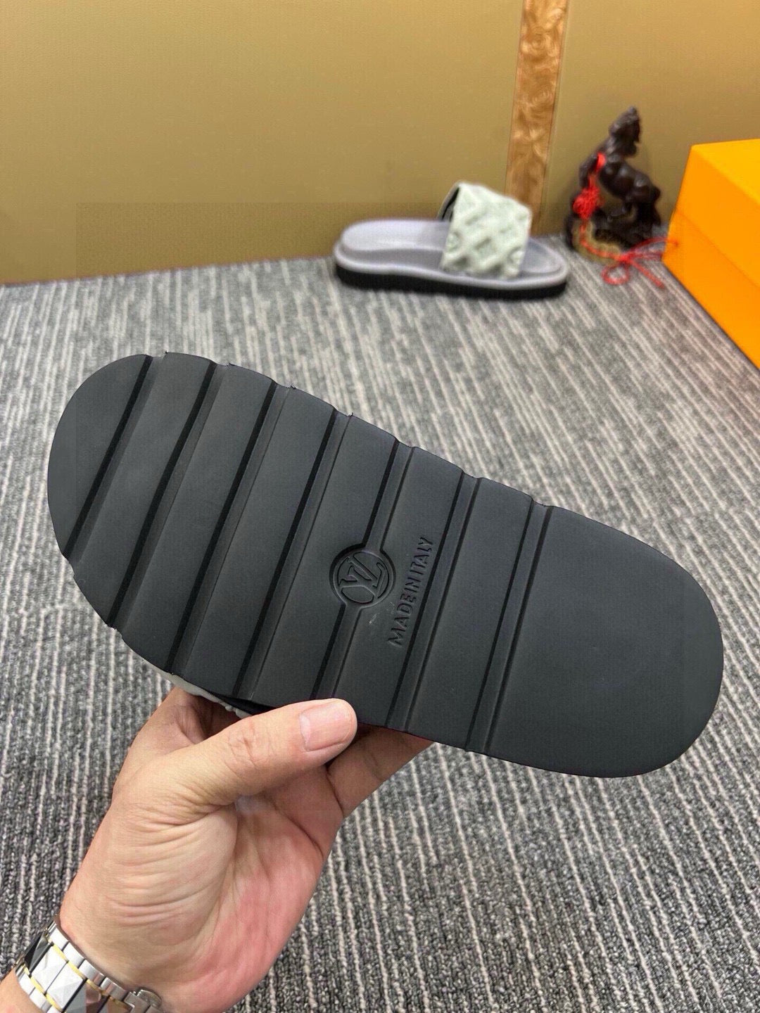 5QE13Z Popular Slippers