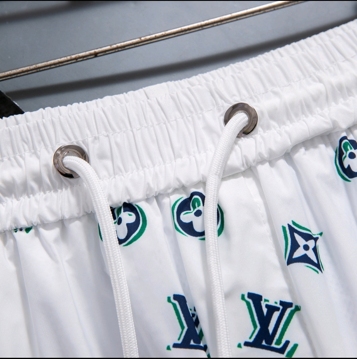 136NE21U Popular shorts