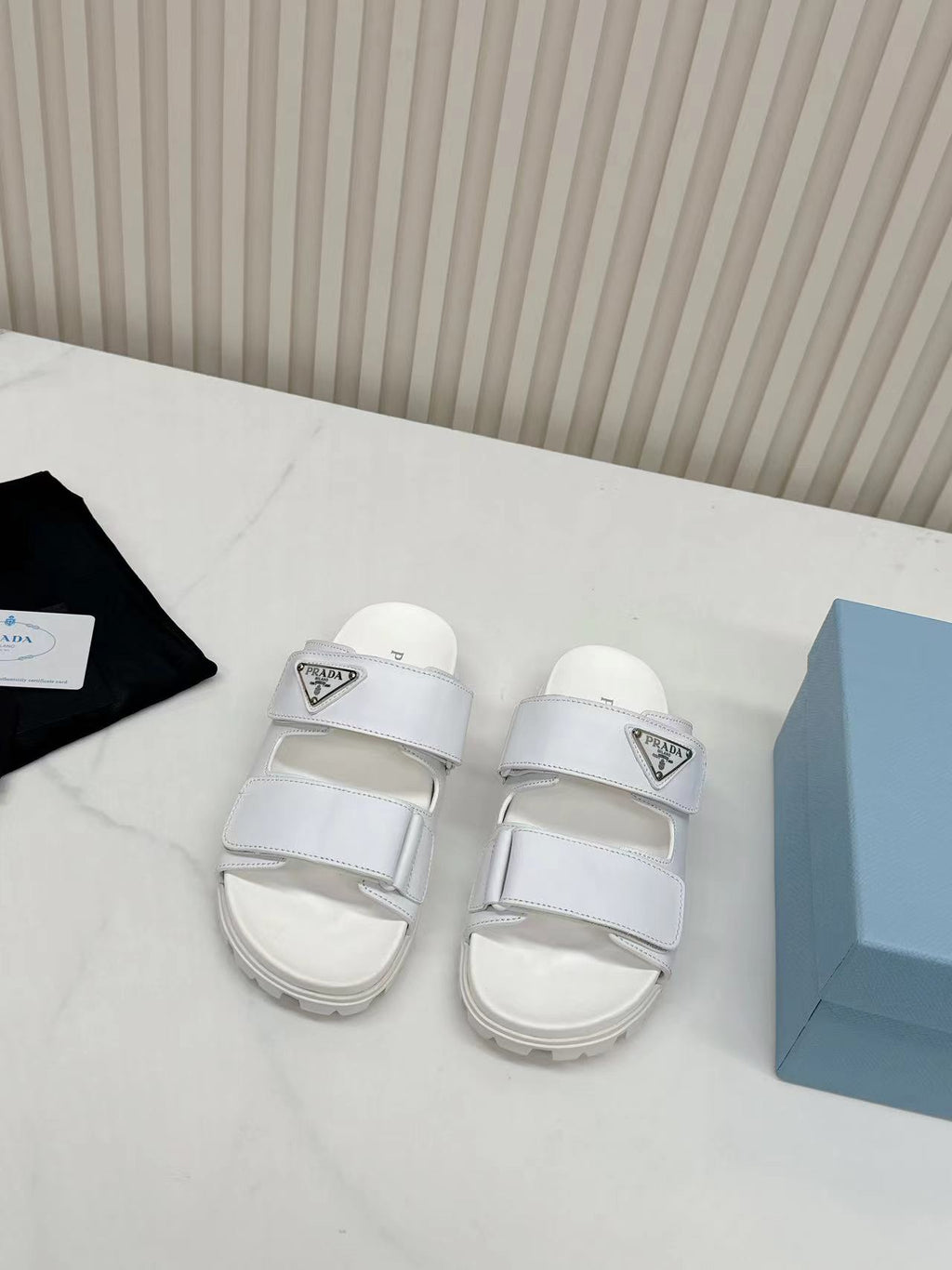 14PD26Z Popular sandals