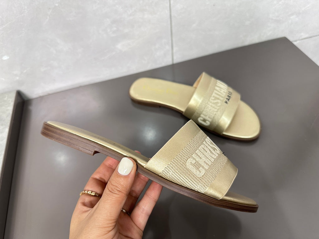 14D32Z Popular slippers