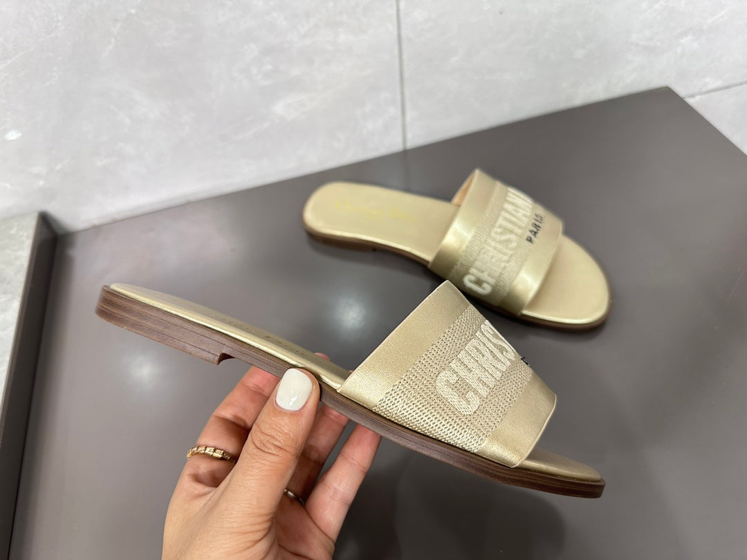 14D32Z Popular slippers