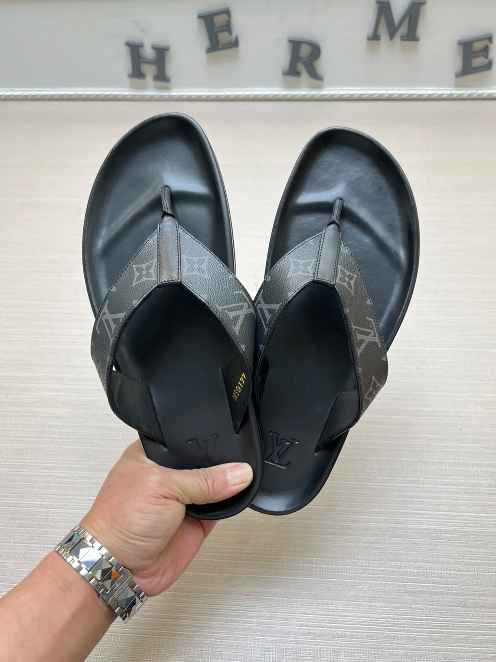 54E86Z Popular slippers