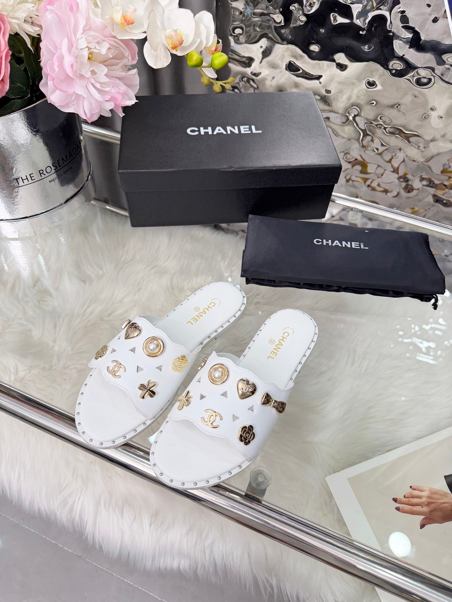 Z2X66C42  Popular high-quality leather slippers