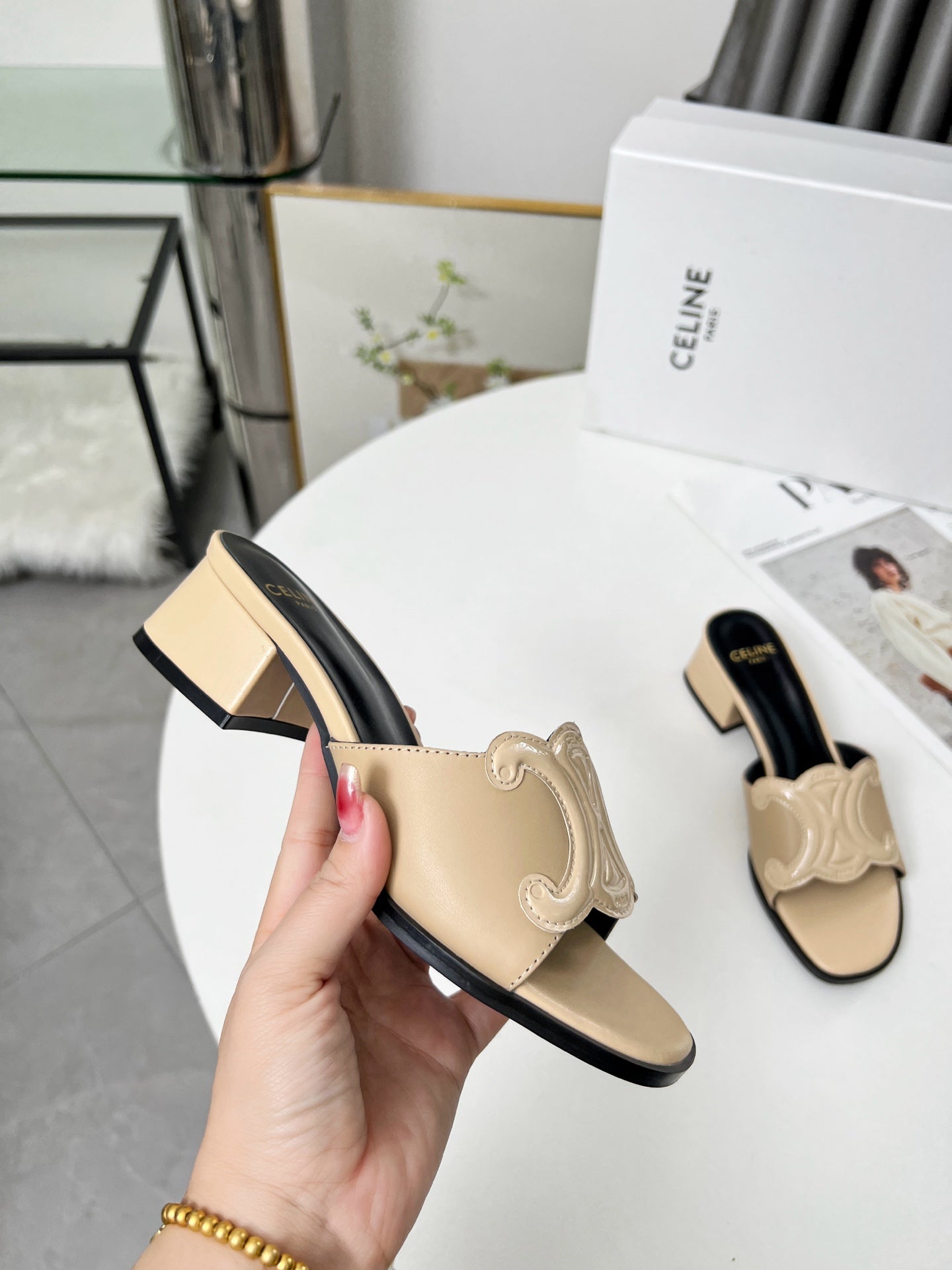 255QCL51Z Popular leather shoes