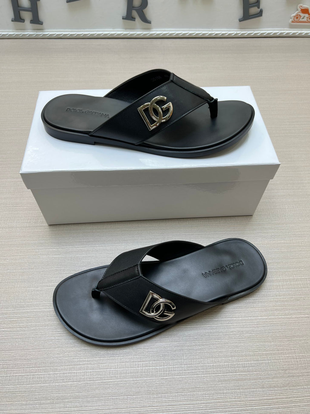 54A93Z Popular slippers