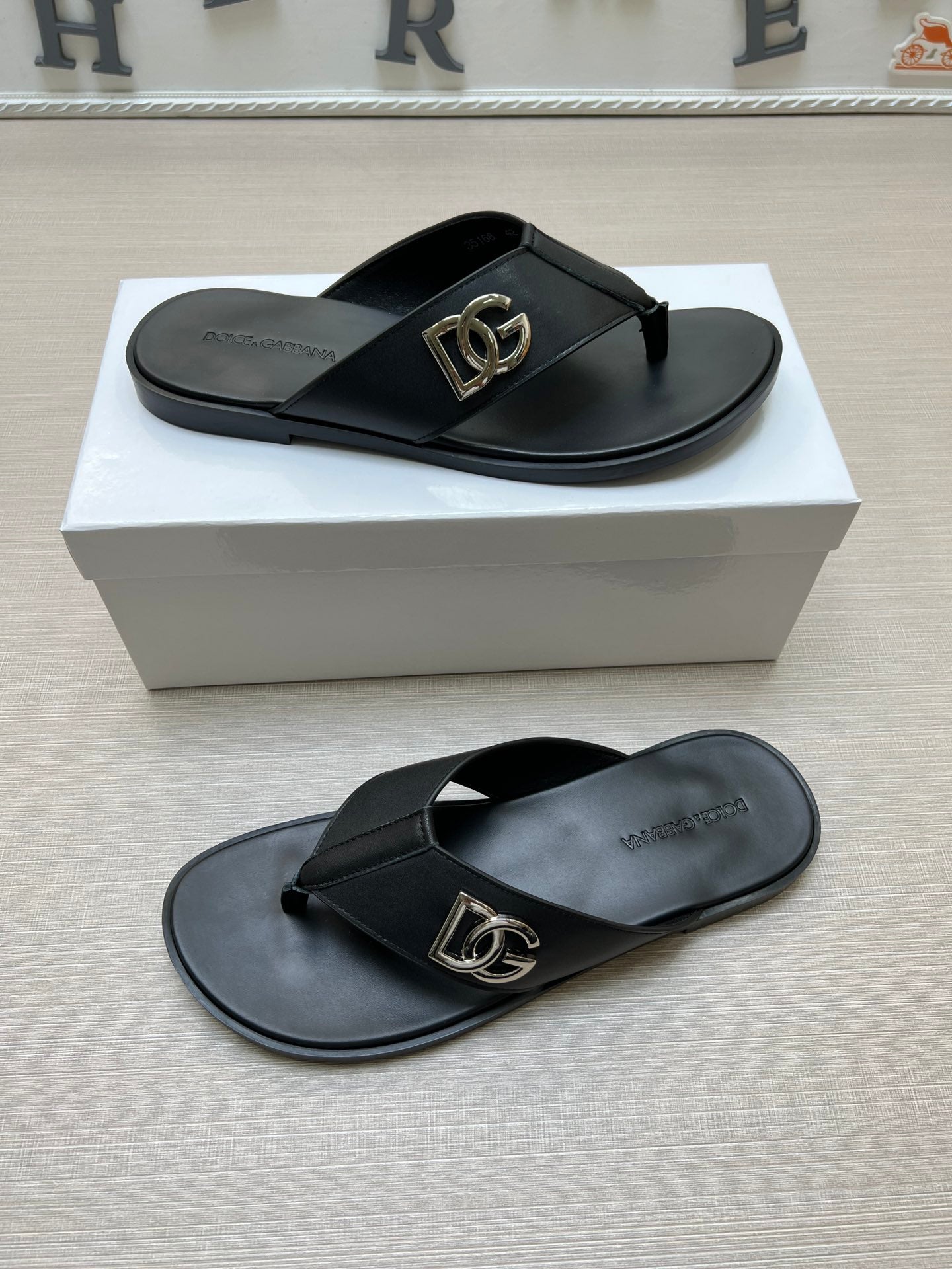 54A93Z Popular slippers