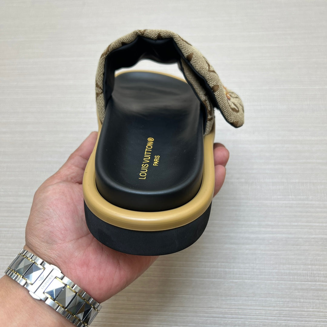 54E100Z Popular slippers Sole thickness 5cm