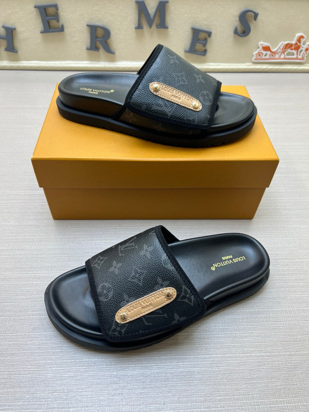 575NE6Z  Popular Slippers