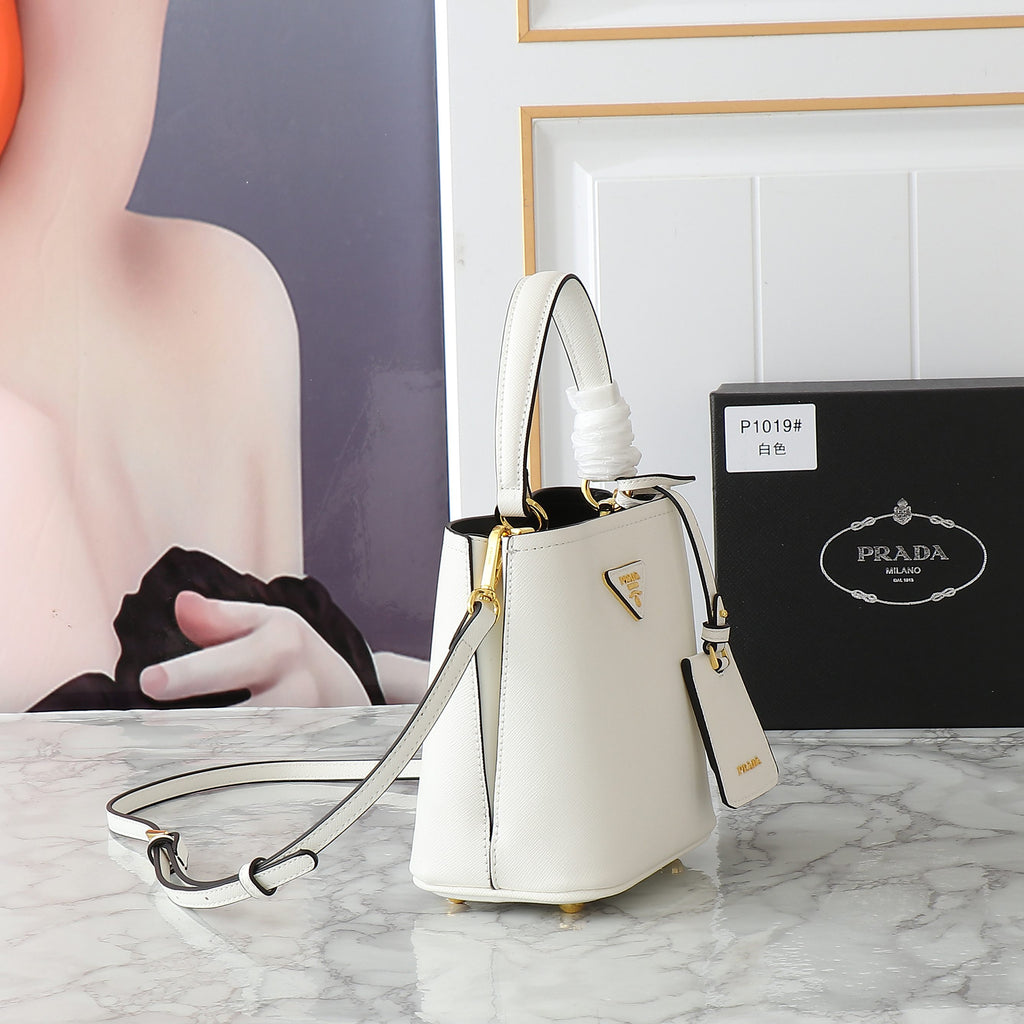 1WP102B Popular  leather bag