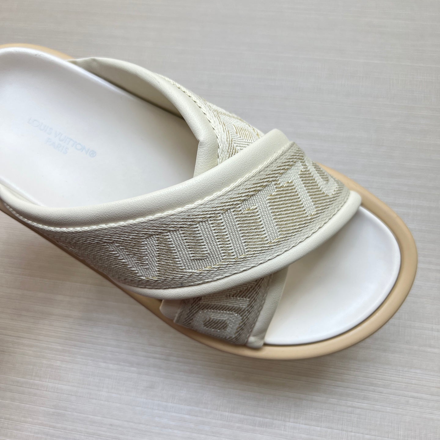 535ZE271Z Popular Slippers