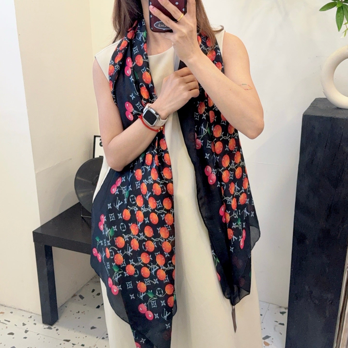 135ZE199W  Popular Silk Scarve