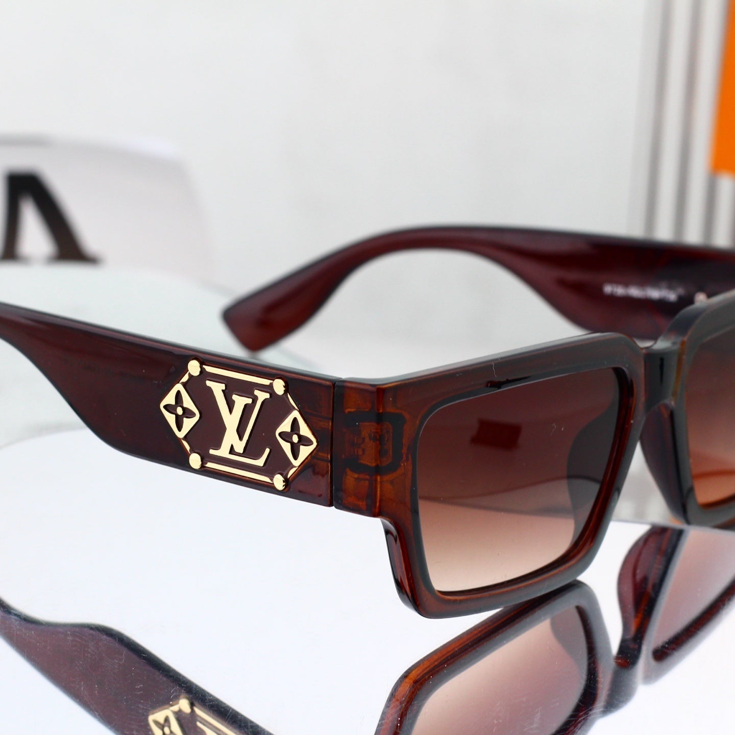 156PE9T Popular Sunglasses