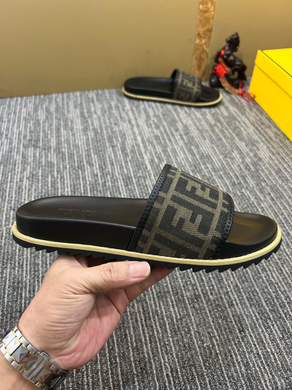 5XF105Z Popular Slippers