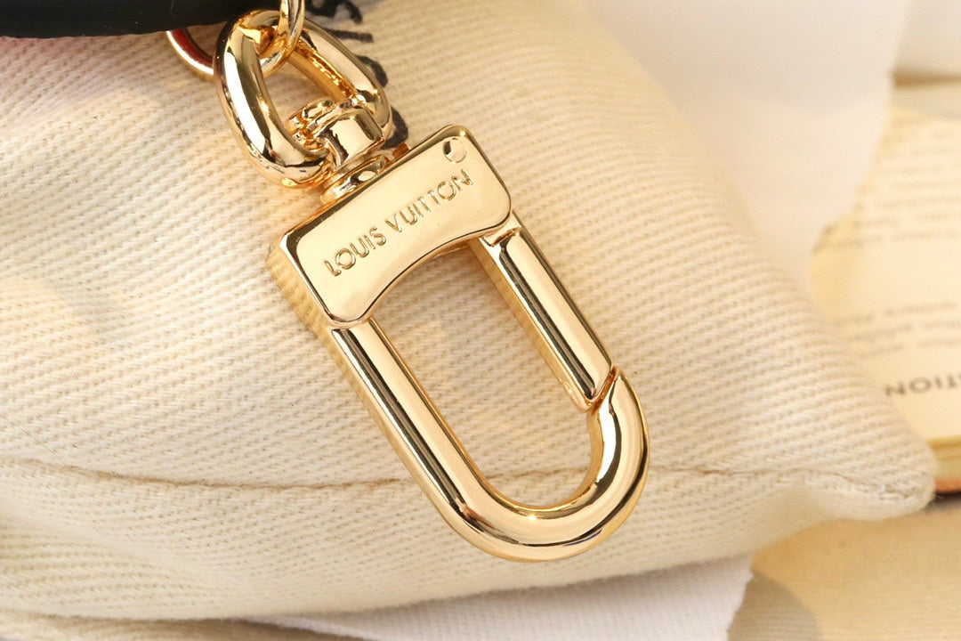 35QE22A Popular bag 's charms accessories