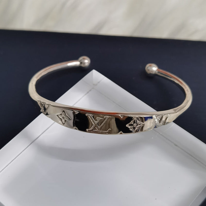 3E719K  Popular Bracelets