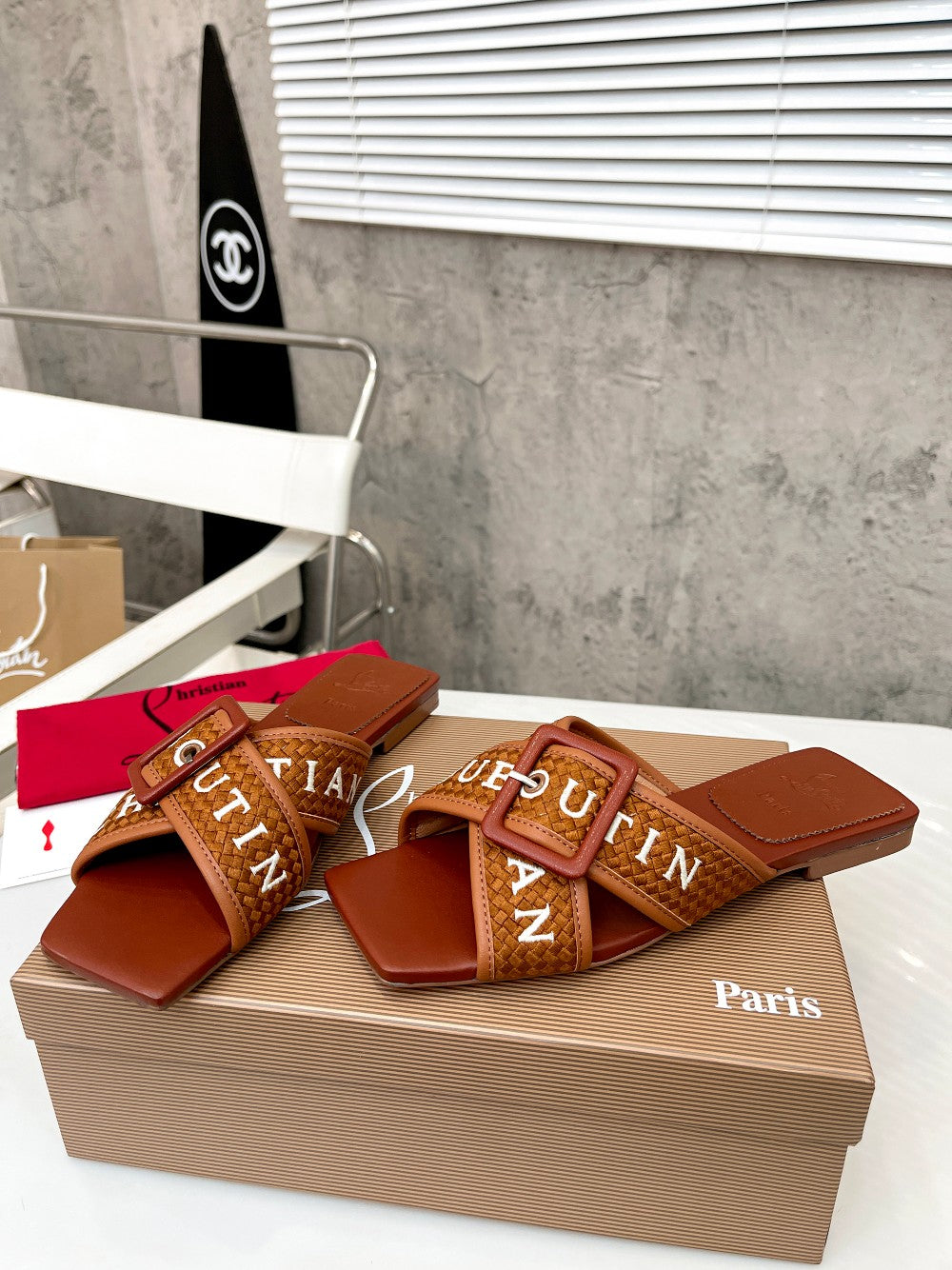 J4A43Z Popular leather Slippers