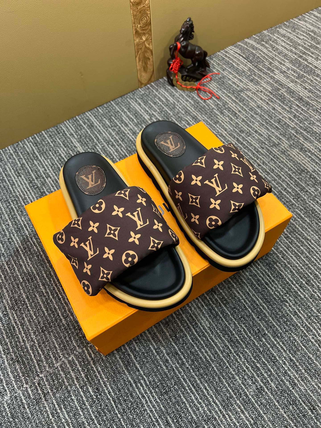 5XF120Z Popular leather quality Slippers