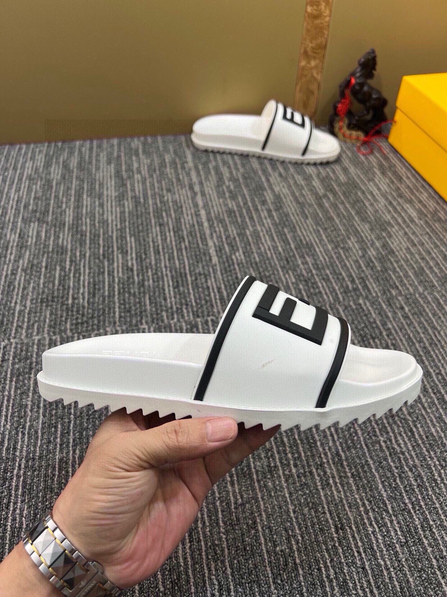 535ZF286Z Popular Slippers