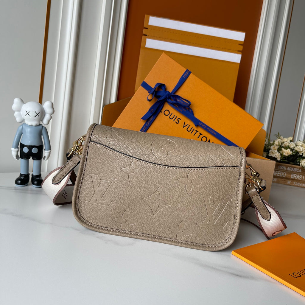 136PE38B Popular leather bag