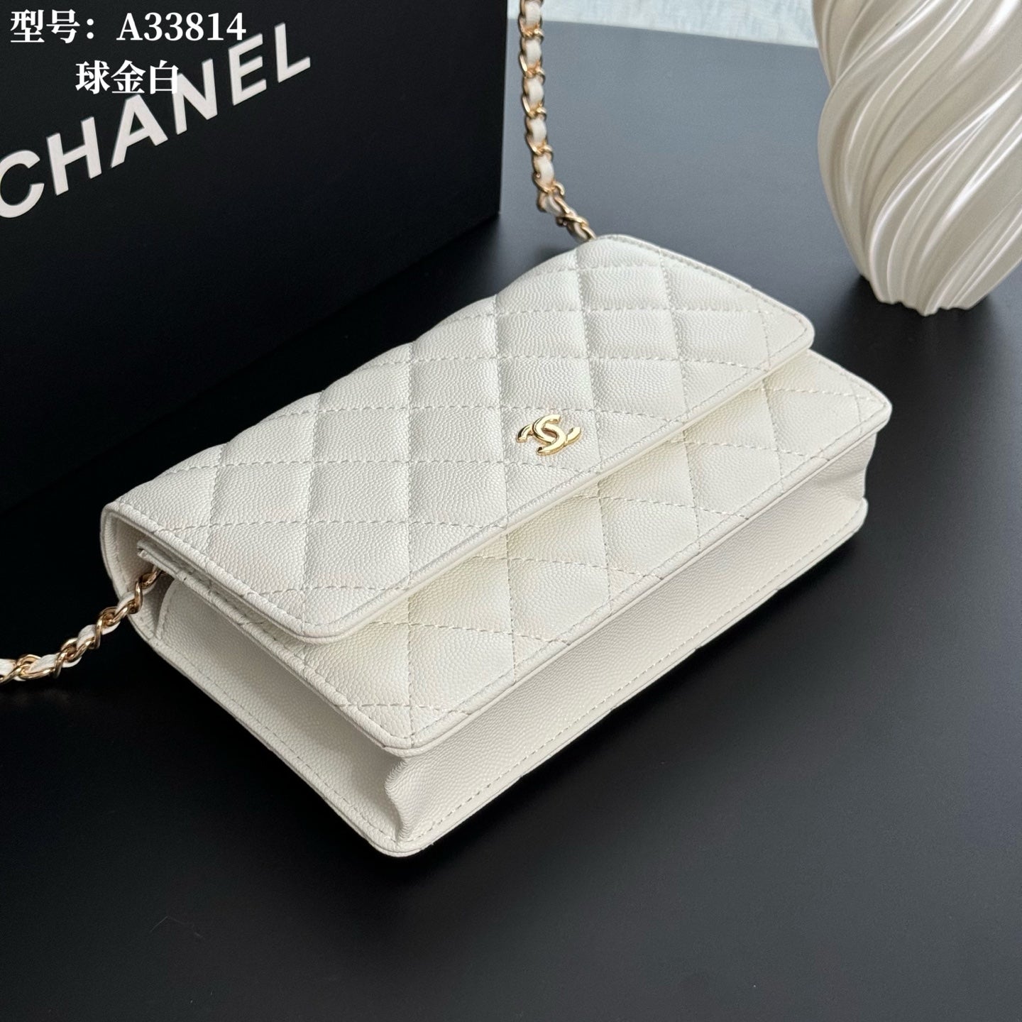 B1X66C17 Popular leather bag