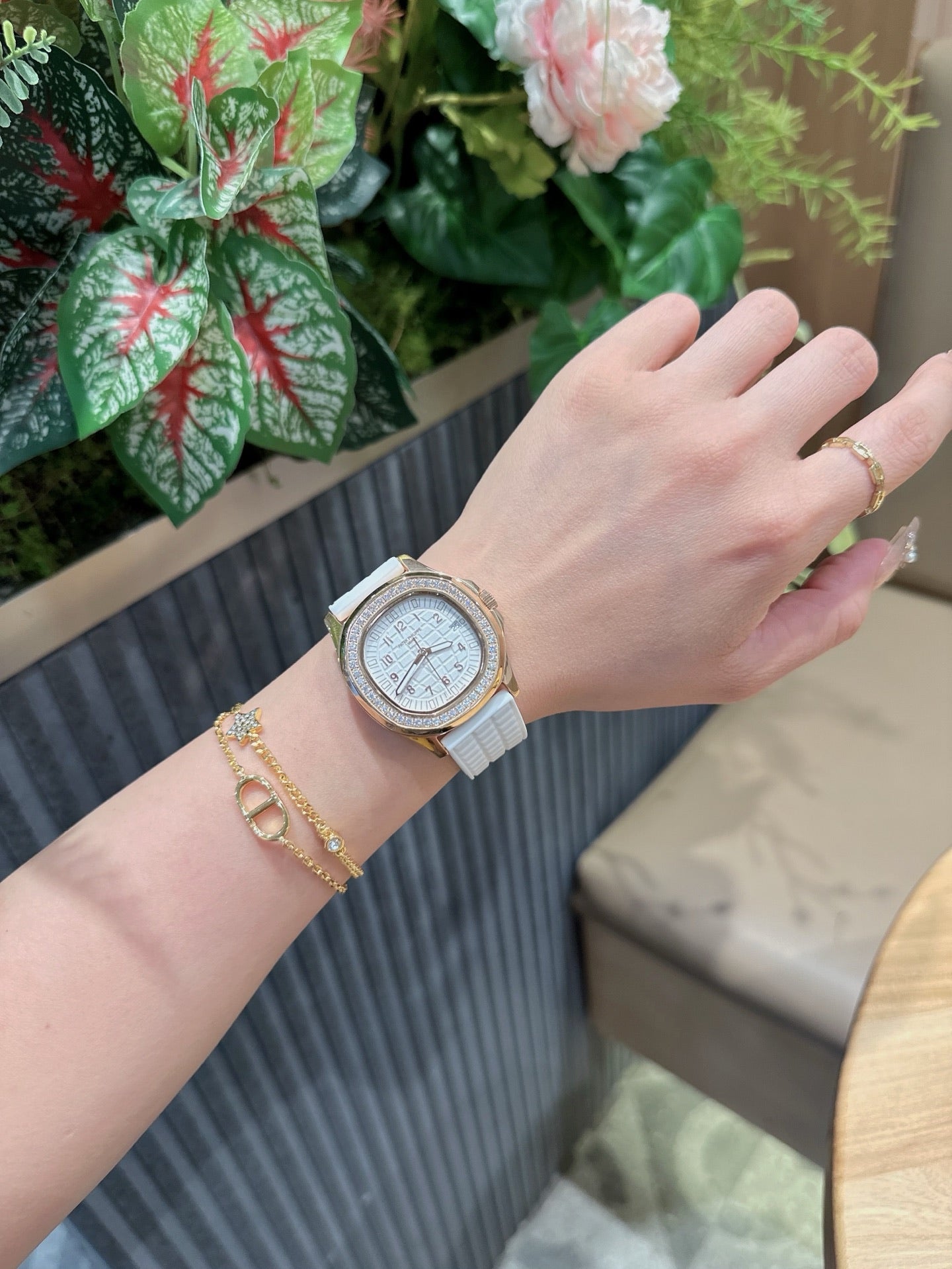 136NA3L  Popular Watches