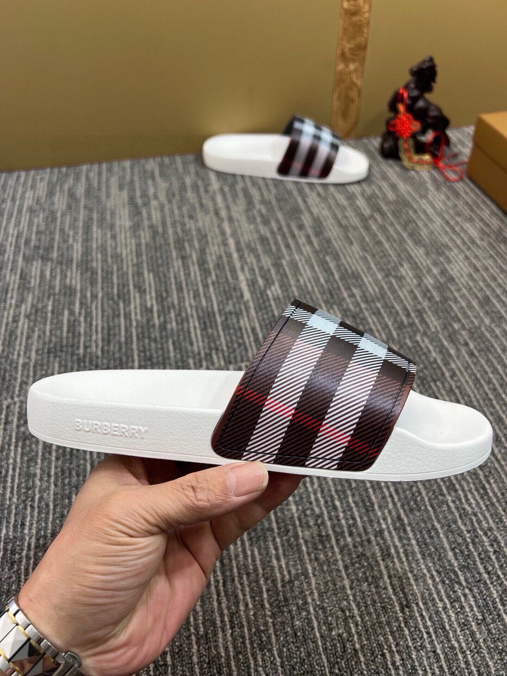 535ZR261Z Popular Slippers