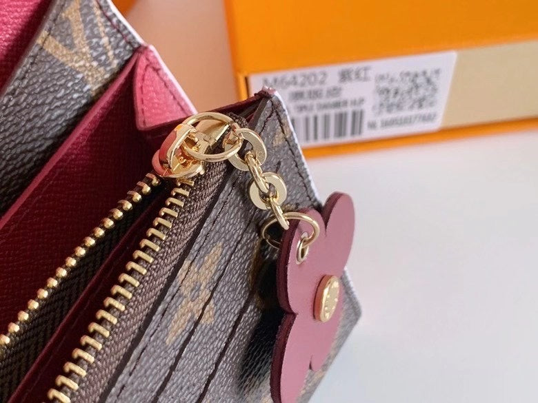 146PE55B Popular leather Wallets