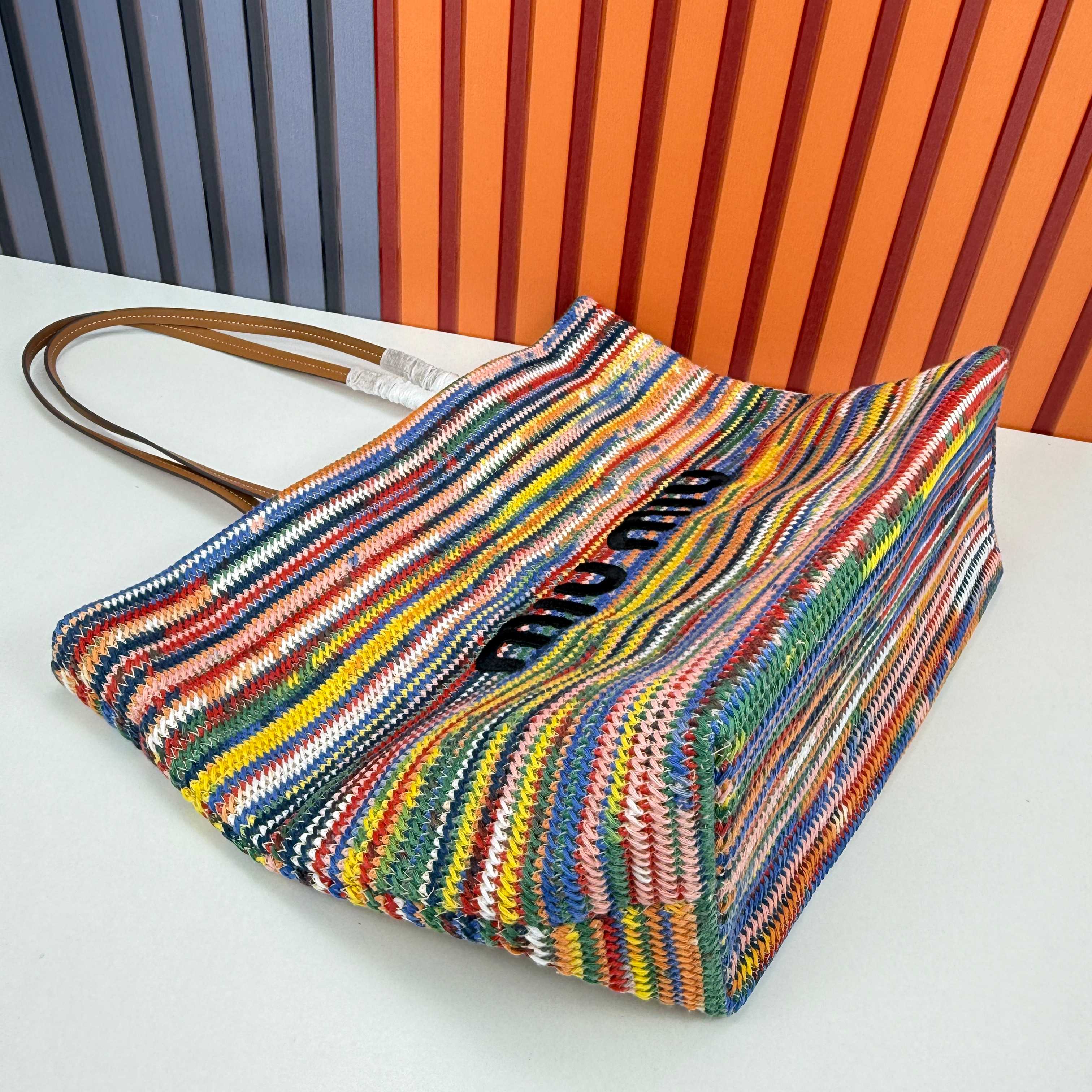146PA165B Popular woven bags
