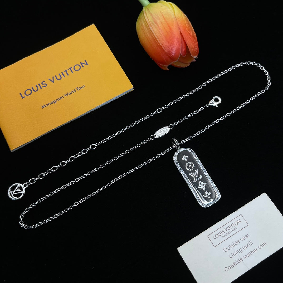 15QE128X Popular Necklace
