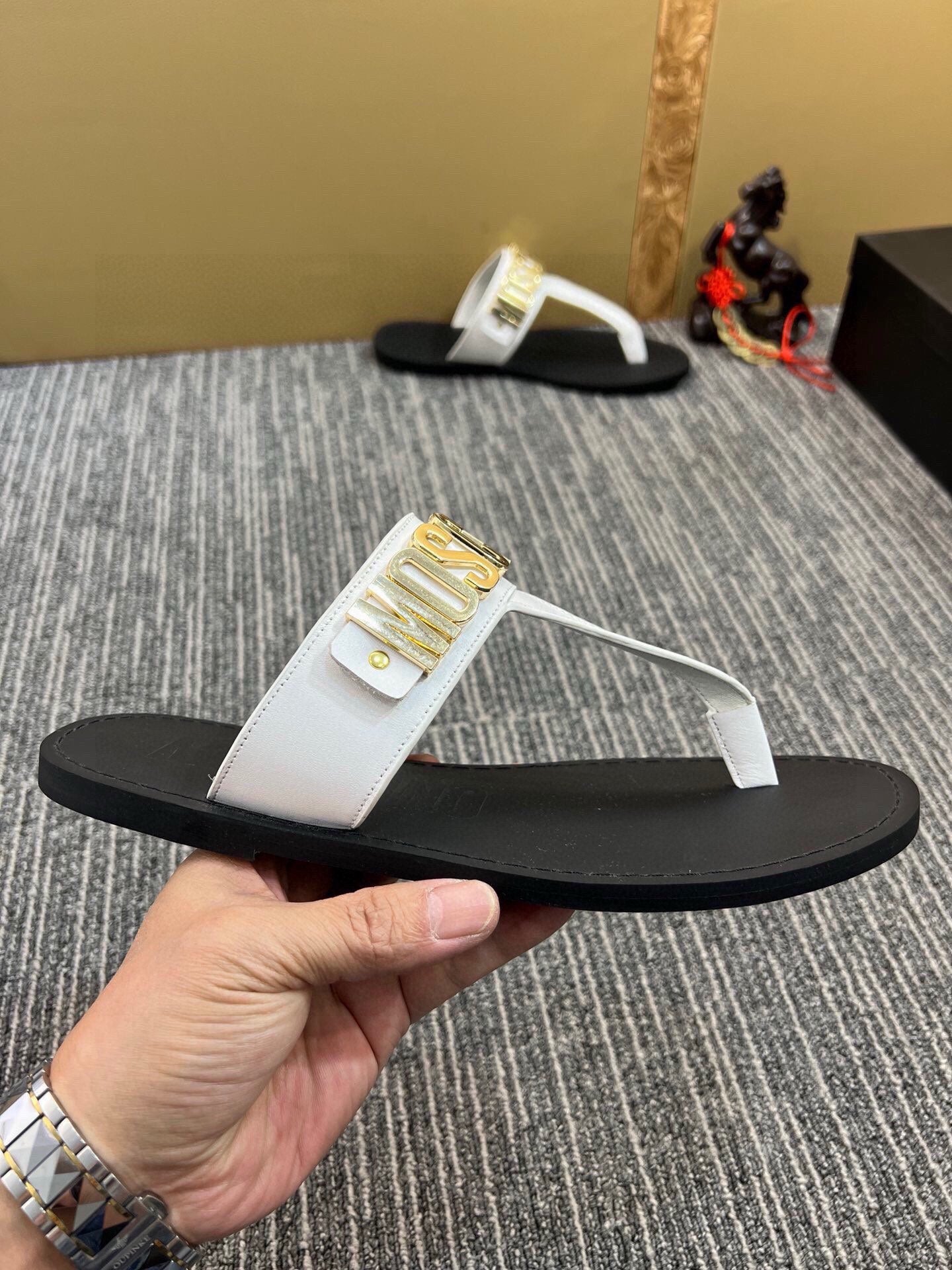 54A118Z Popular slippers
