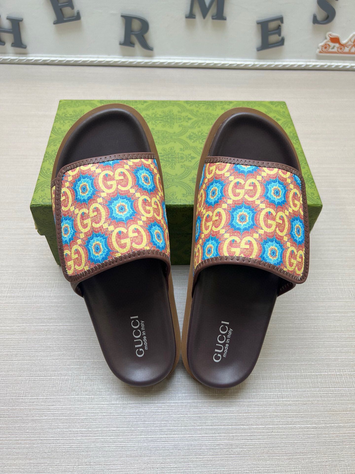 5WB240Z Popular Slippers