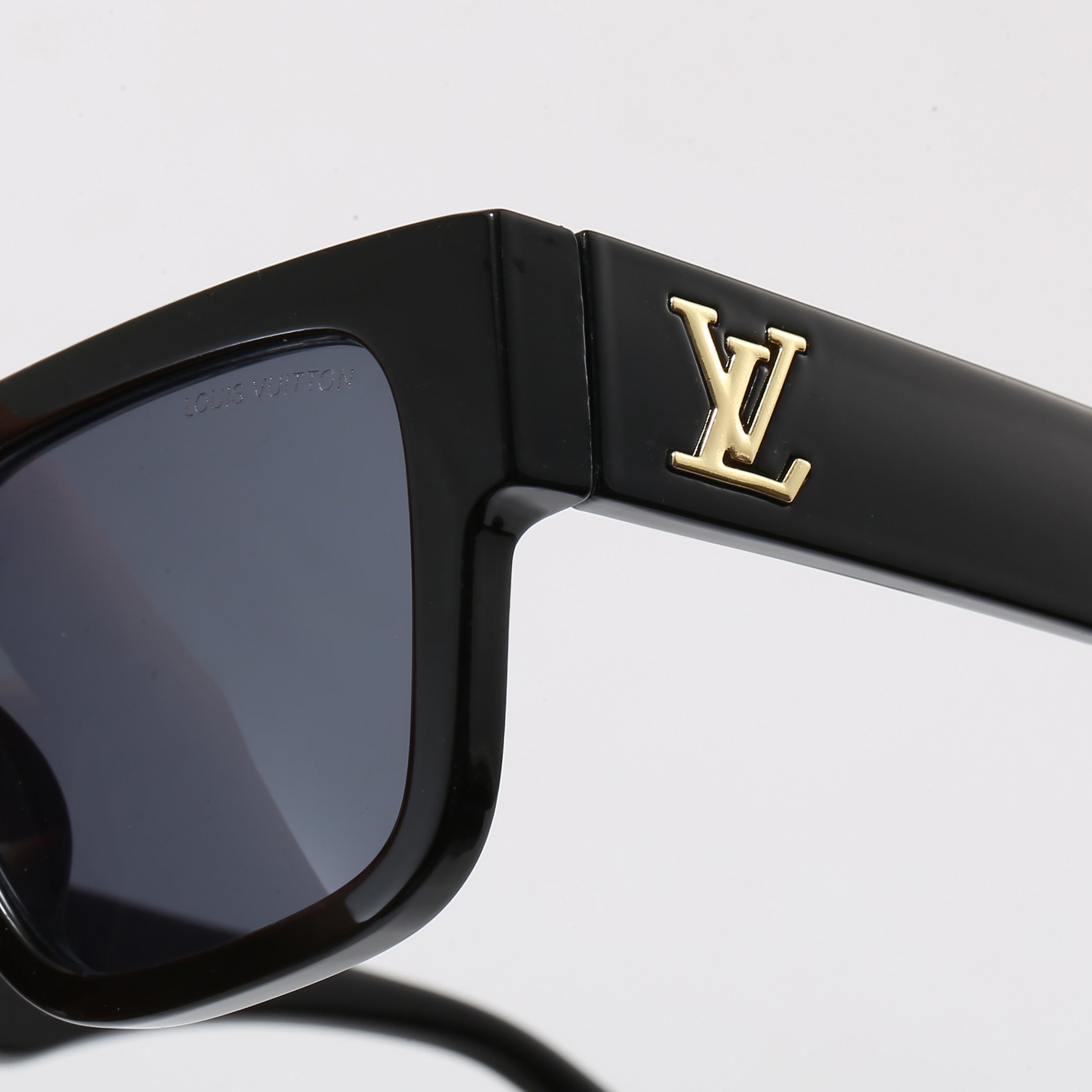 156PE19T Popular Sunglasses