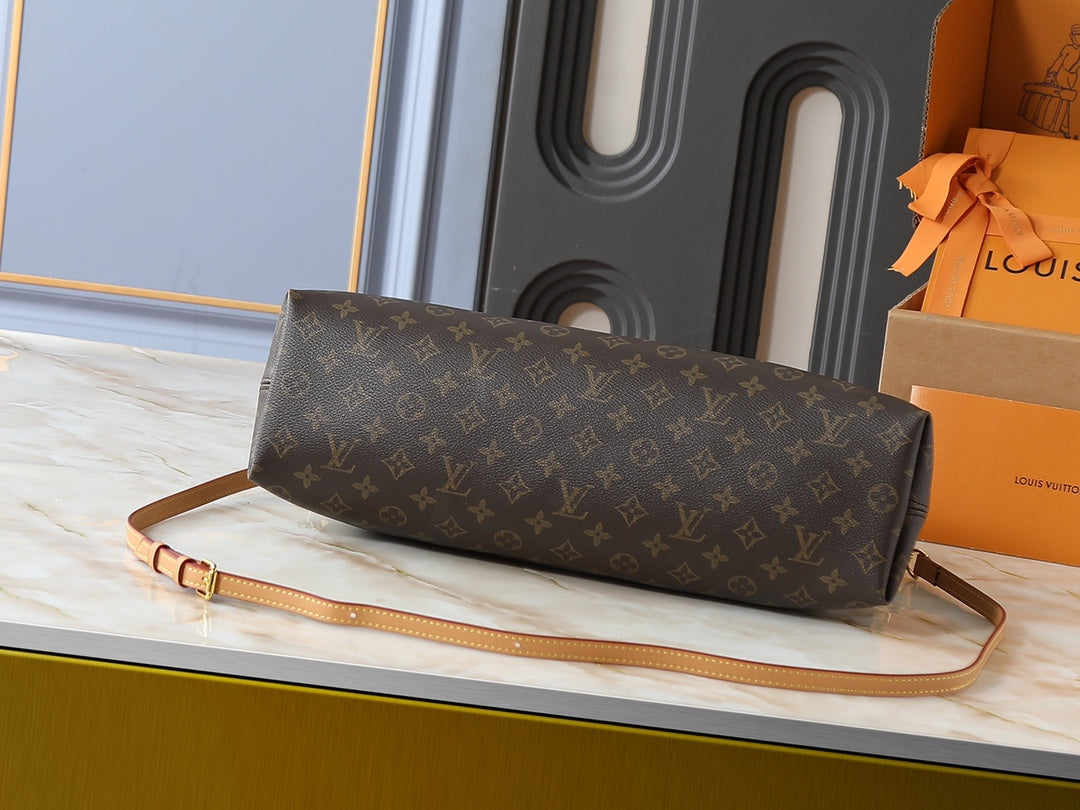 146PE107B Popular leather bag