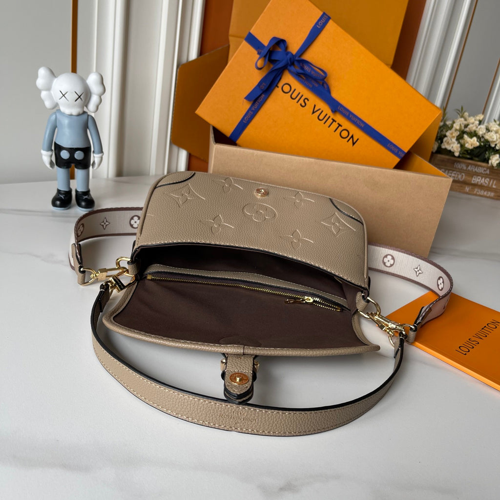 136PE38B Popular leather bag