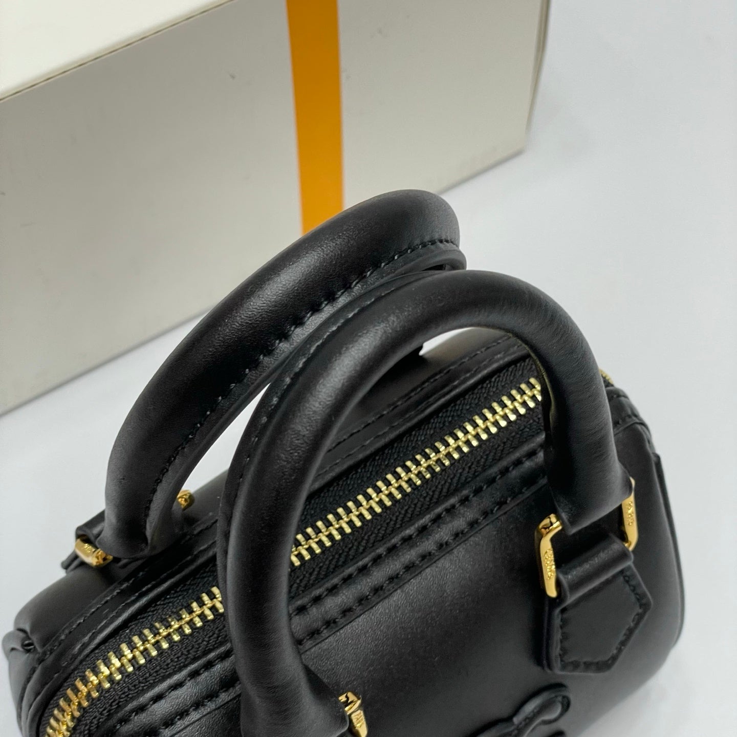 155NN27B Popular    leather bag