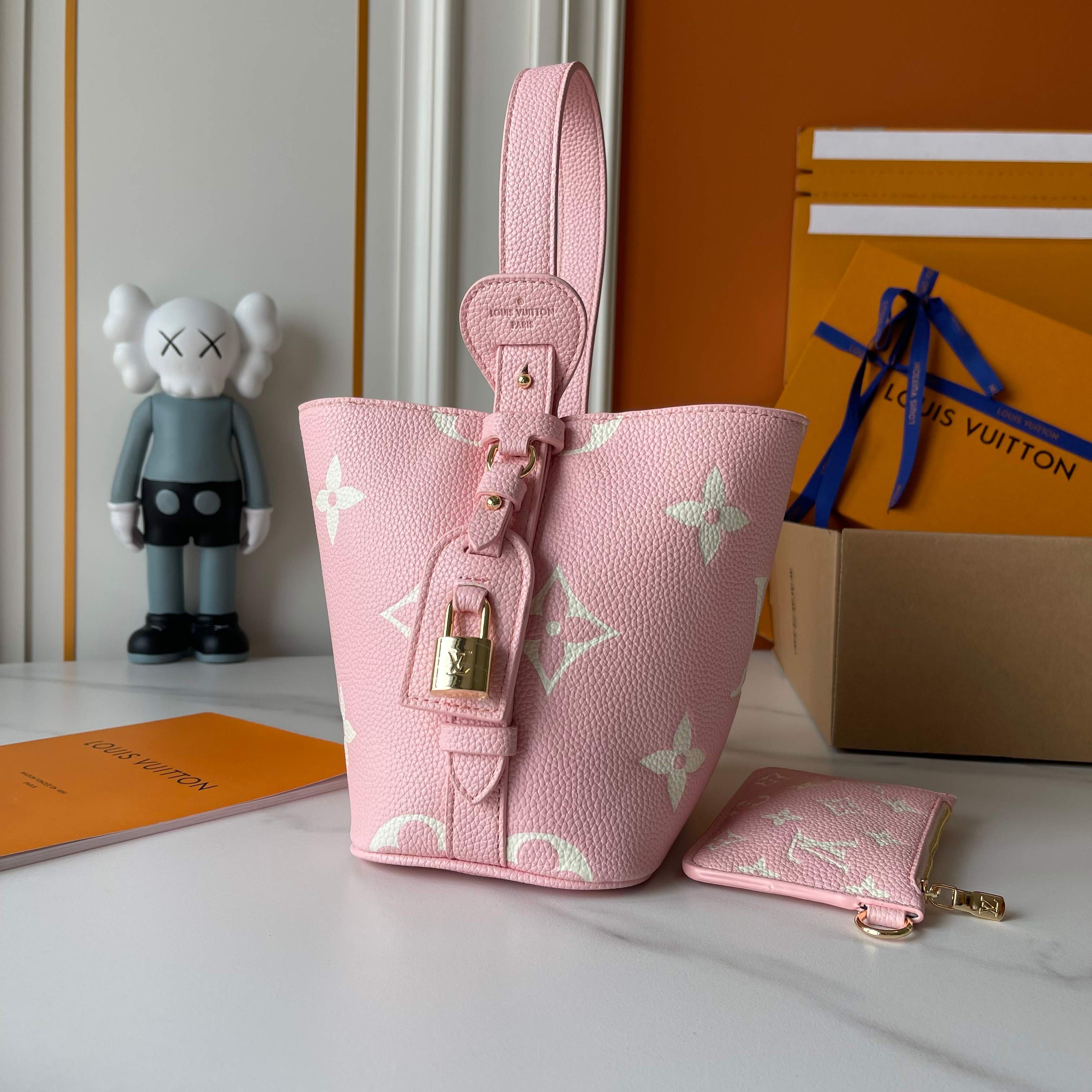 155NE78B Popular   leather bag
